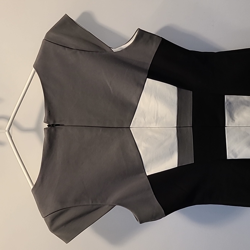 EUC s.4 RW&Co geo bodycon dress - Picture 3 of 8